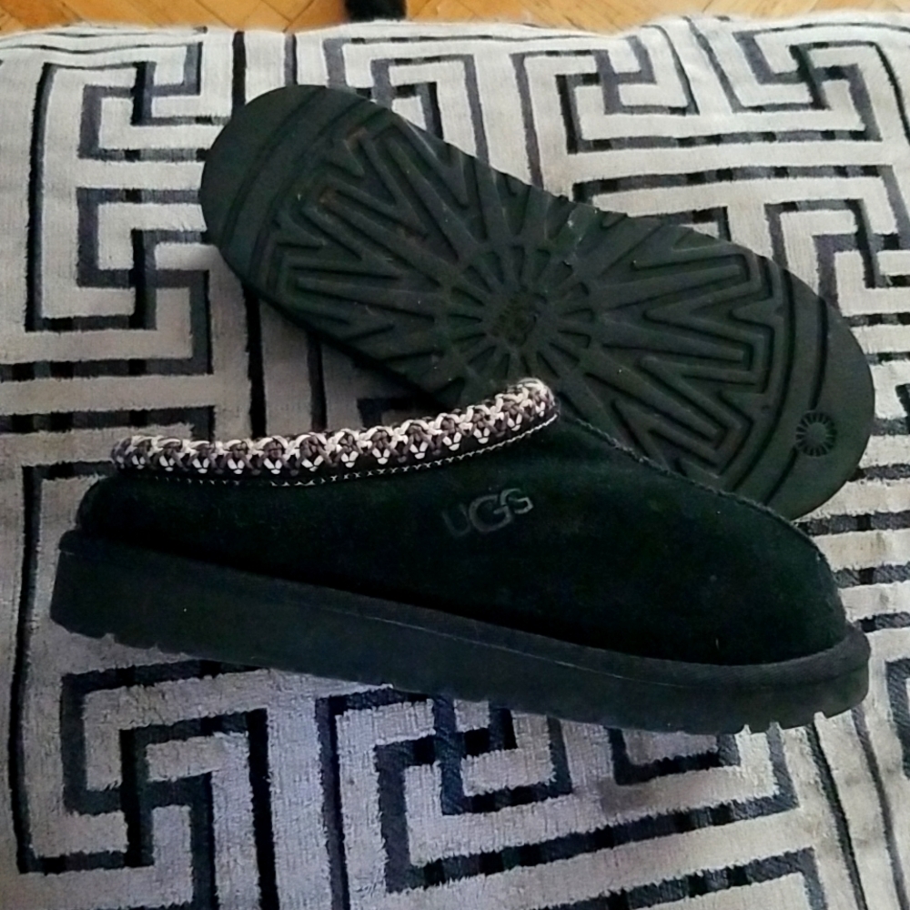 Tazman Uggs